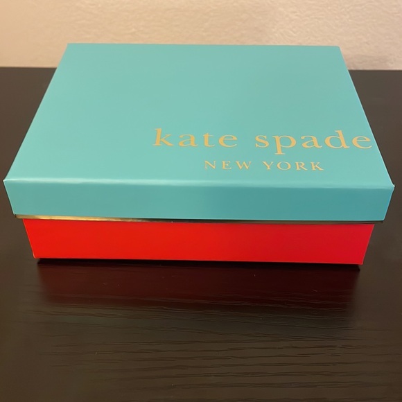 Kate Spade Box with Purse Bag and tissue - Picture 2 of 4